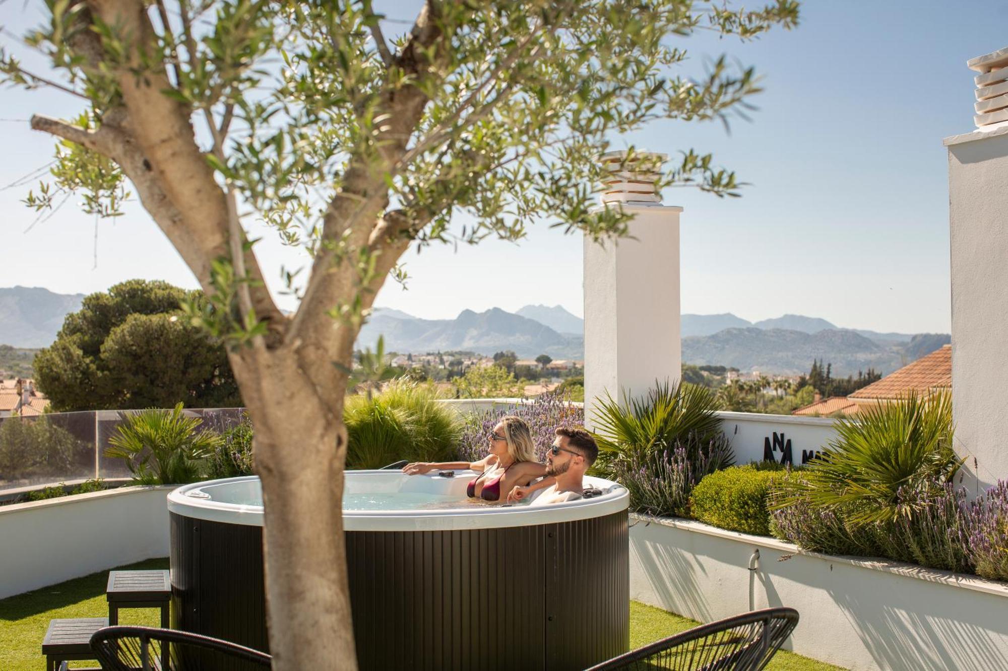 Apartamentos Martalia Arenal Ronda Eksteriør billede